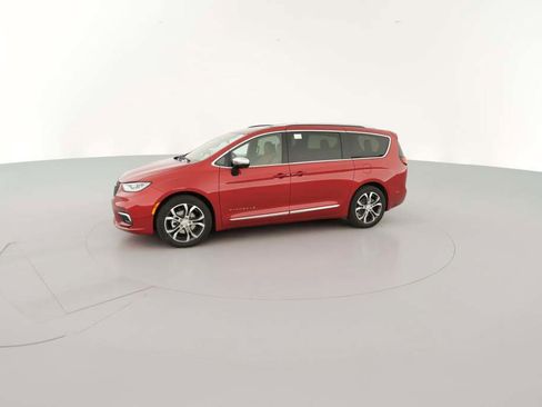 New 2026 Chrysler Pacifica Pinnacle image 5