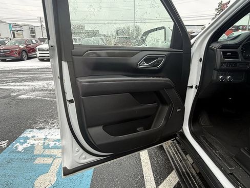 Used 2023 GMC Yukon XL AT4 image 11