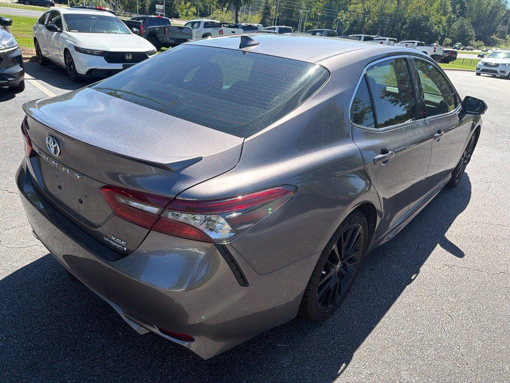 Used 2022 Toyota Camry XSE FWD image 5