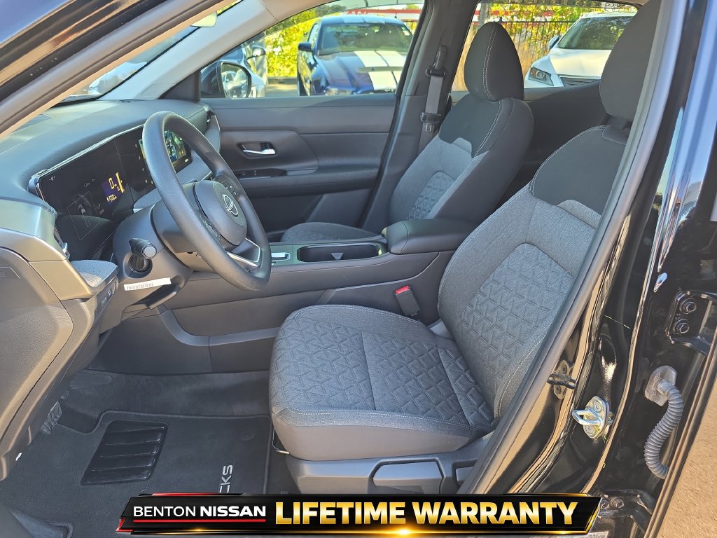 Used 2026 Nissan Kicks SV w/ SV Premium Package FWD image 17