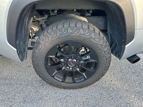 Used 2025 Toyota Tundra SR5 w/ SR5 Convenience Package image 9