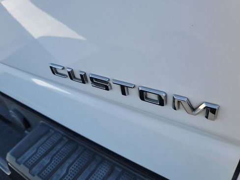 Used 2019 Chevrolet Silverado 1500 Custom Trail Boss w/ Custom Convenience Package image 9