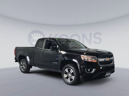 Used 2017 Chevrolet Colorado LT w/ LT Convenience Package image 4