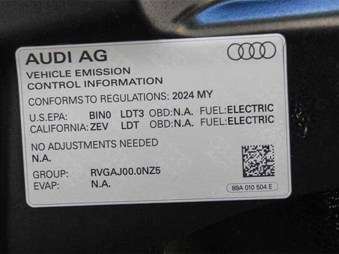 Used 2024 Audi Q4 e-tron Premium Plus image 28