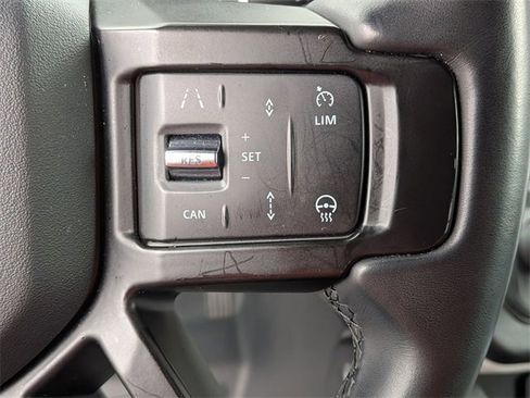 Used 2023 Land Rover Defender 110 X-Dynamic SE image 17