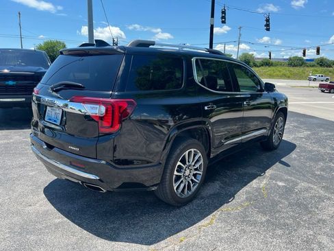 Used 2023 GMC Acadia Denali w/ Denali Ultimate Package AWD/4WD image 3