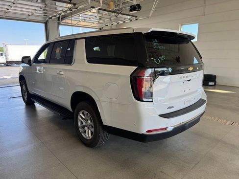 Used 2026 Chevrolet Suburban LS AWD/4WD image 4