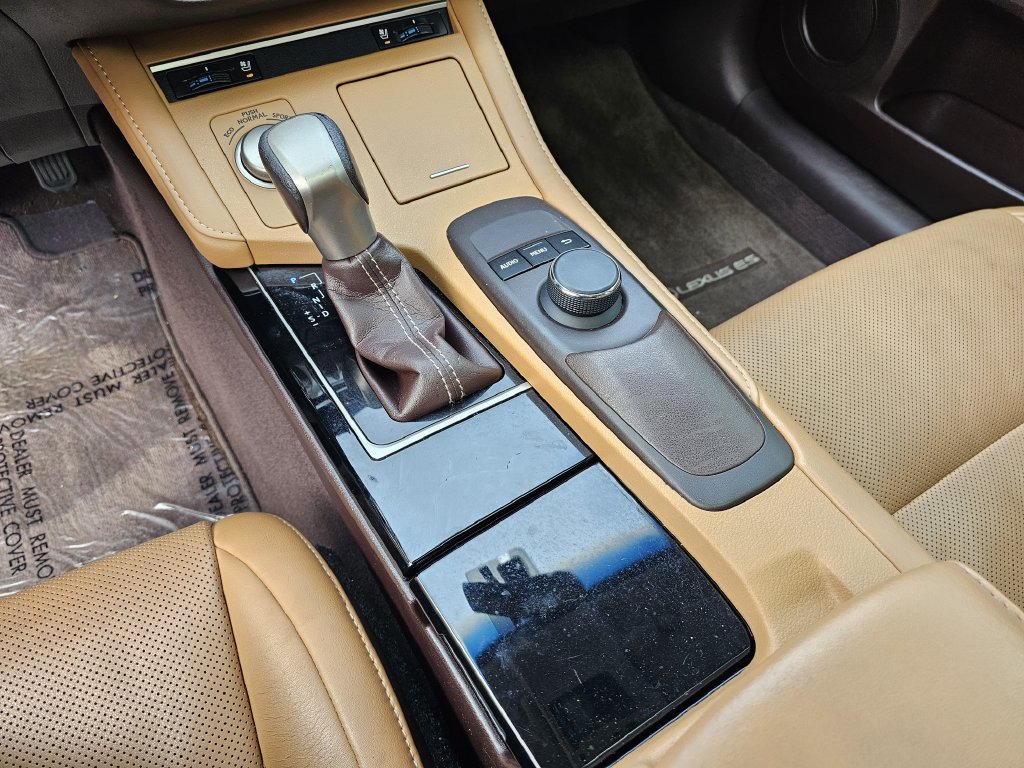 Used 2016 Lexus ES 350 w/ Premium Package w/Wood Trim FWD image 21