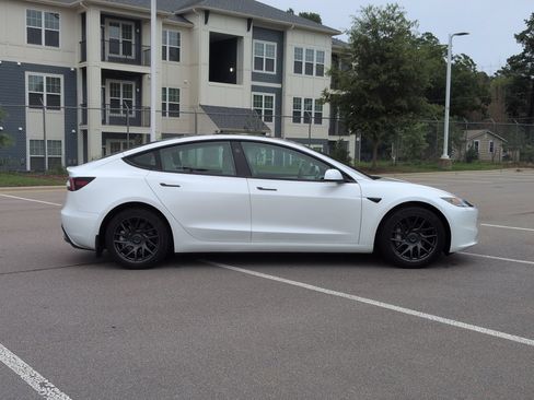 Used 2024 Tesla Model 3 Standard Range RWD image 3