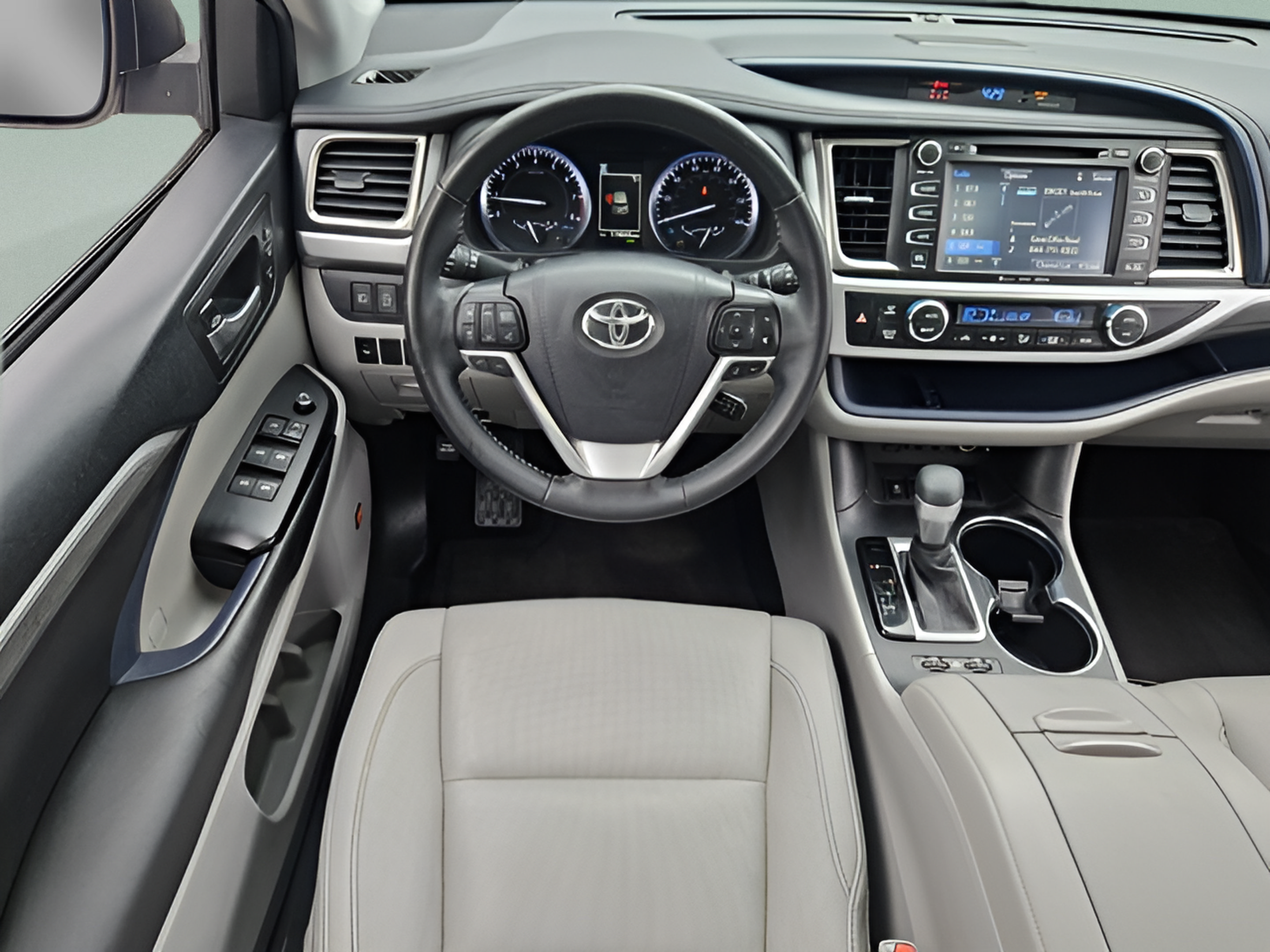 Used 2019 Toyota Highlander Limited FWD image 13