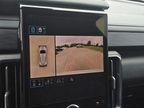 Used 2025 GMC Acadia AT4 AWD/4WD image 23