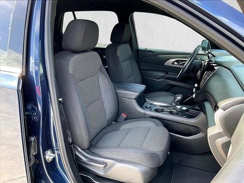Used 2023 Chevrolet Traverse LT image 9