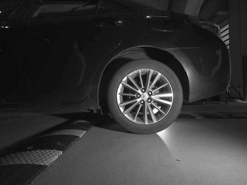 Used 2015 Toyota Corolla LE FWD image 12
