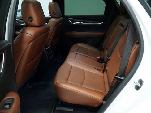 Certified 2022 Cadillac XT5 Sportv w/ Technology Package image 18