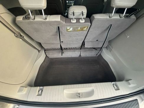 Used 2017 Chrysler Pacifica Touring-L image 25