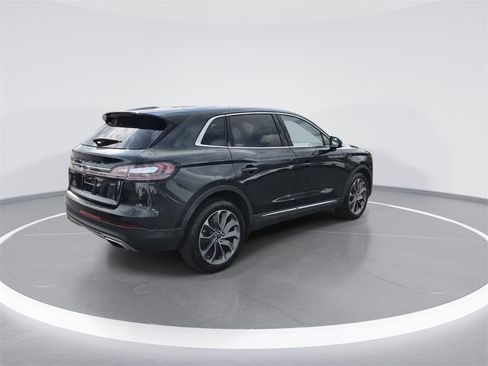 Used 2022 Lincoln Nautilus Reserve w/ Equipment Group 201A image 8