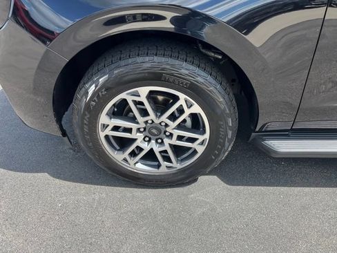 Used 2025 Ford Expedition Max Active AWD/4WD image 9