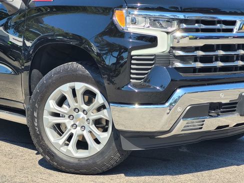 Used 2025 Chevrolet Silverado 1500 LTZ w/ LTZ Premium Package AWD/4WD image 3