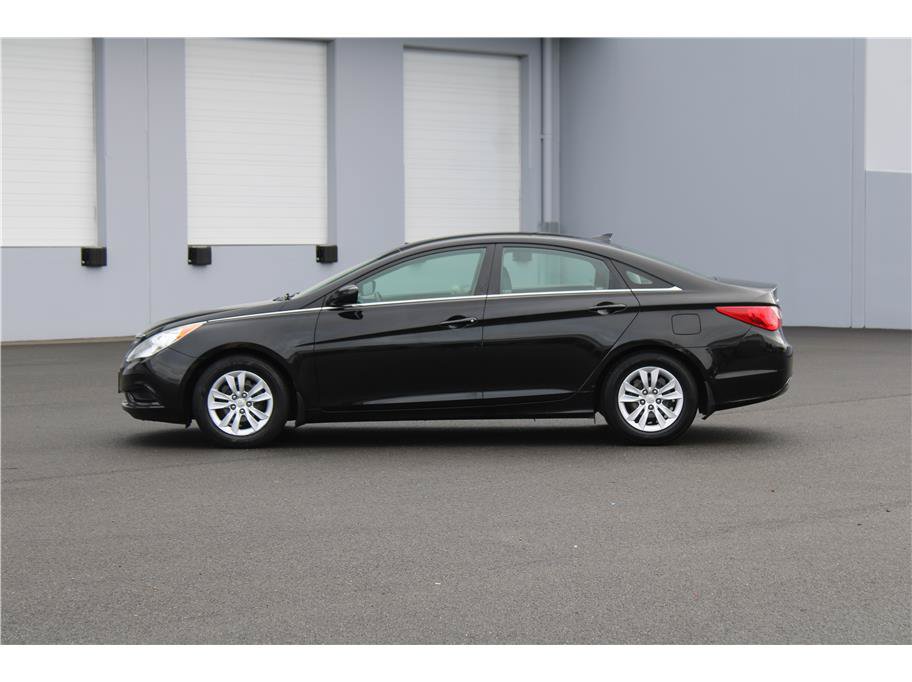 Used 2013 Hyundai Sonata GLS FWD image 2