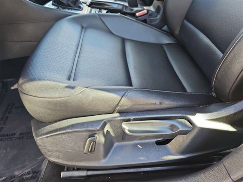 Used 2017 Volkswagen Golf Wolfsburg Edition image 27