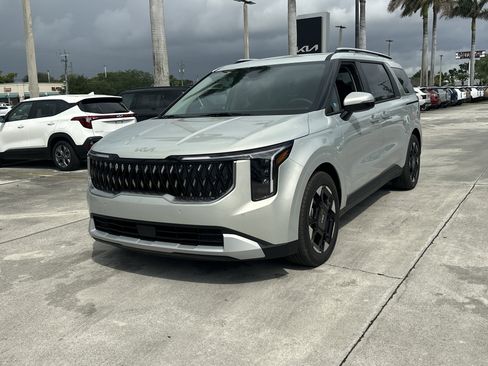 New 2026 Kia Carnival EX FWD image 2