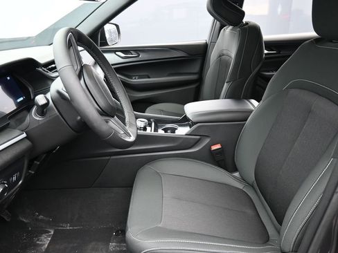 New 2026 Jeep Grand Cherokee L Laredo image 10