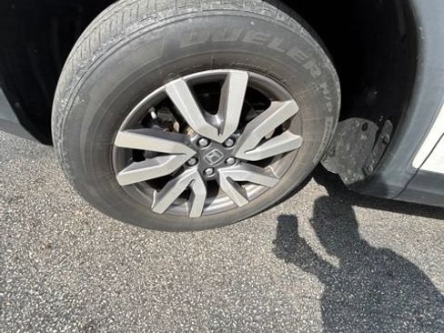 Used 2021 Honda Pilot EX image 4