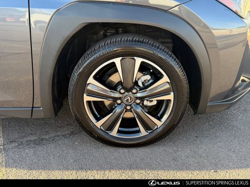 Used 2026 Lexus UX 300h FWD image 9