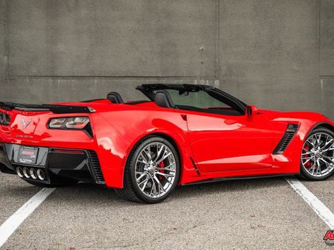 Used 2015 Chevrolet Corvette Z06 w/ 2LZ Preferred Equipment Group image 5