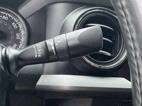 Used 2019 Toyota Tacoma TRD Sport AWD/4WD image 28