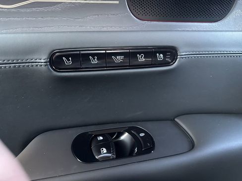 New 2026 Genesis G90 3.5T Prestige image 18