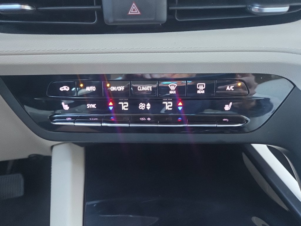Used 2023 Buick Envision Preferred FWD image 30