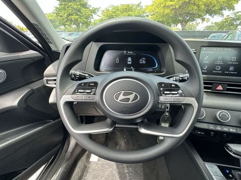New 2026 Hyundai Elantra SE FWD image 19