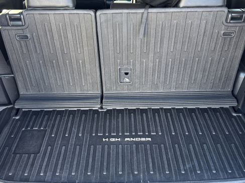 Used 2023 Toyota Highlander L image 16