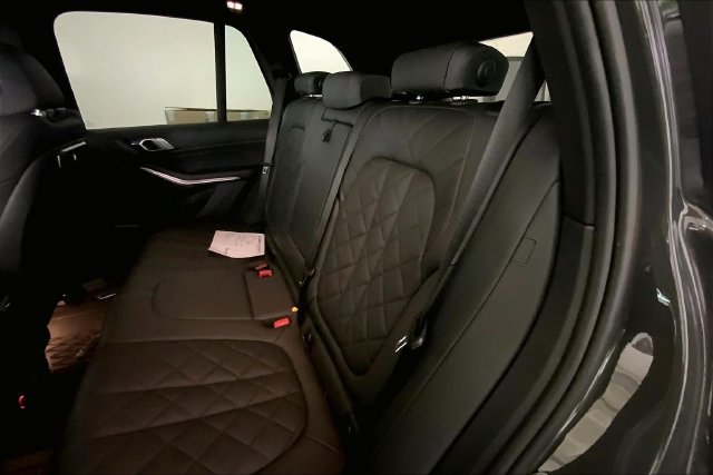Certified 2024 BMW X5 sDrive40i w/ M Sport Package RWD image 12