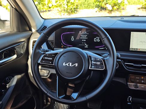 Used 2025 Kia Seltos S image 22