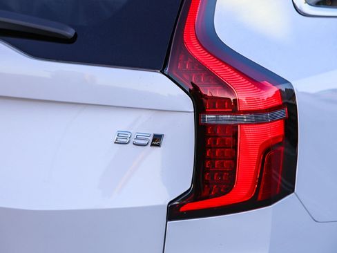 New 2026 Volvo XC90 B5 Plus w/ Protection Package image 9