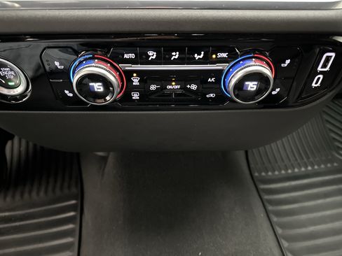 Used 2024 GMC Sierra 1500 Elevation AWD/4WD image 31