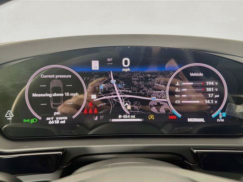 Used 2025 Porsche Cayenne Coupe AWD/4WD image 15