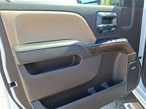 Used 2019 GMC Sierra 2500 Denali w/ Duramax Plus Package AWD/4WD image 14