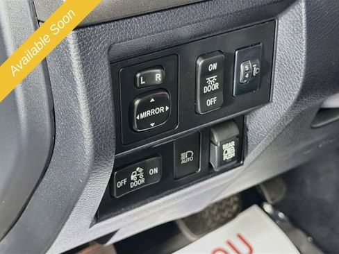 Used 2020 Toyota Tundra SR5 AWD/4WD image 11