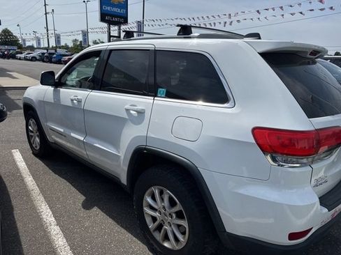 Used 2015 Jeep Grand Cherokee Laredo w/ Quick Order Package 23E AWD/4WD image 2