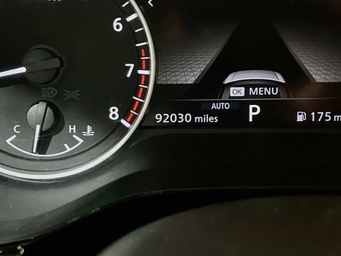 Used 2023 Nissan Pathfinder SV AWD/4WD image 8