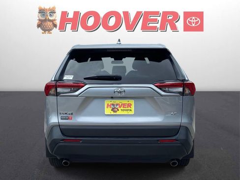 Used 2024 Toyota RAV4 LE FWD image 9