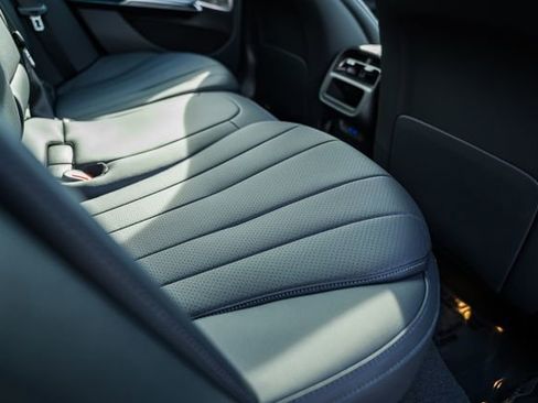 New 2026 Mercedes-Benz E 350 4MATIC Sedan image 32