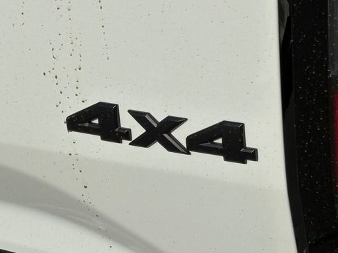 New 2026 Nissan Frontier SV image 9