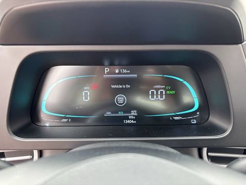 Used 2025 Hyundai Elantra Hybrid FWD image 30
