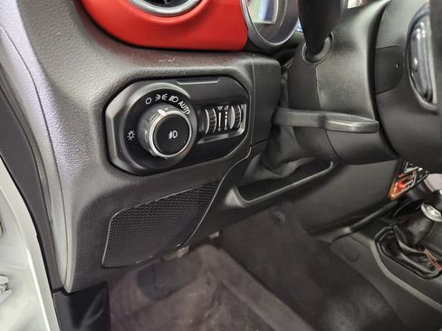 Used 2021 Jeep Wrangler Unlimited Rubicon w/ LED Lighting Group AWD/4WD image 26
