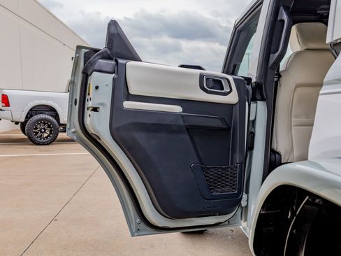 Used 2023 Ford Bronco Heritage Edition image 39