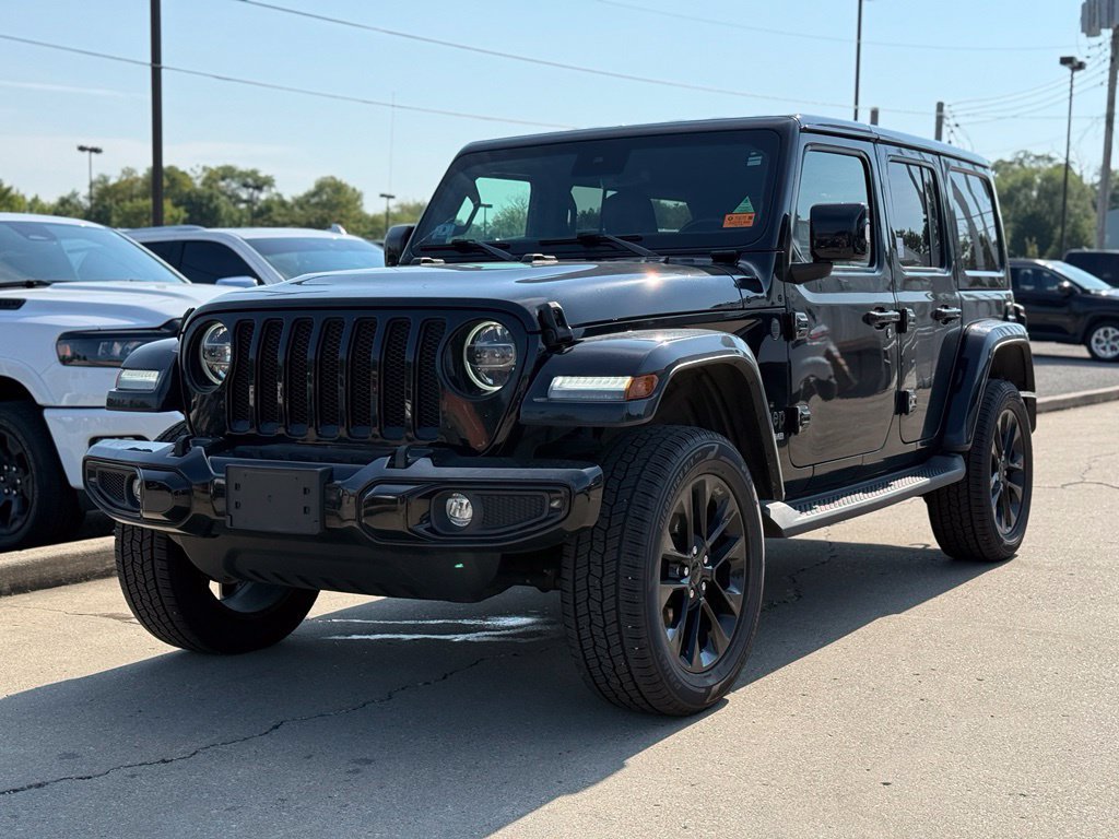 Used 2022 Jeep Wrangler Unlimited Sahara AWD/4WD image 2